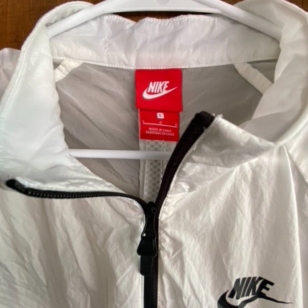 Nike Lightweight Packable Tech Running Jacket - image 2